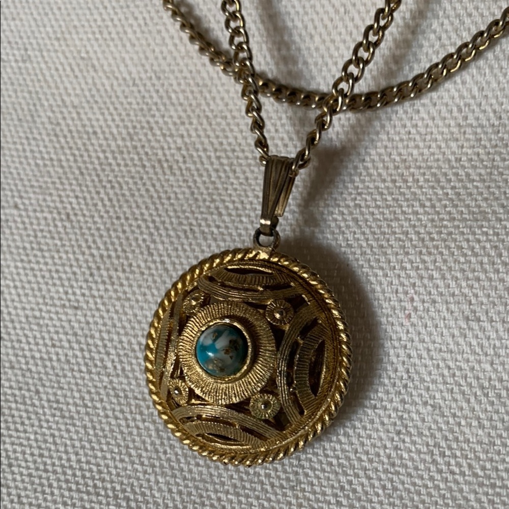 Vintage Gold Tone Pendant Necklace with Turquoise Stone